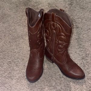 Good Condition Cowgirl boots size 1